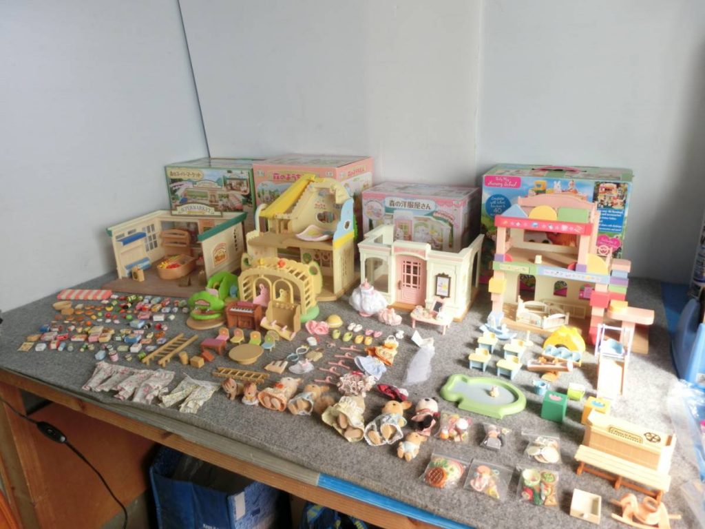 シルバニアファミリー 人形 小物 家具 などを神戸市兵庫区で出張買取 不用品買取 回収の出張買取バイヤーズ